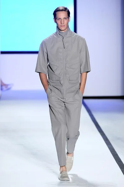 Look 7